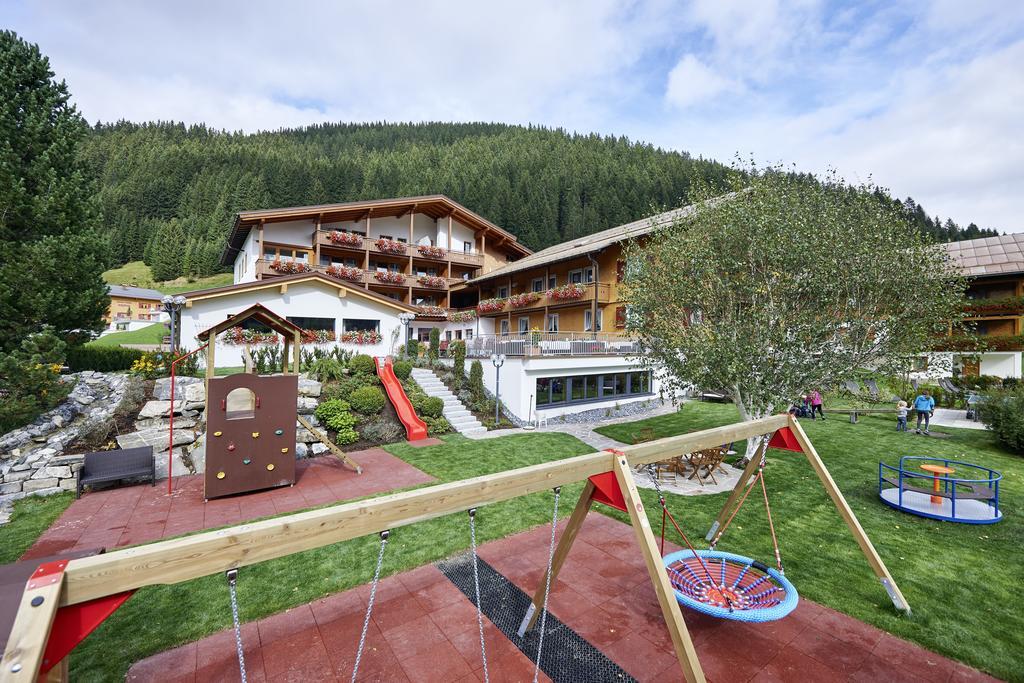 Hotel Alpenblume Дамюльс Екстер'єр фото